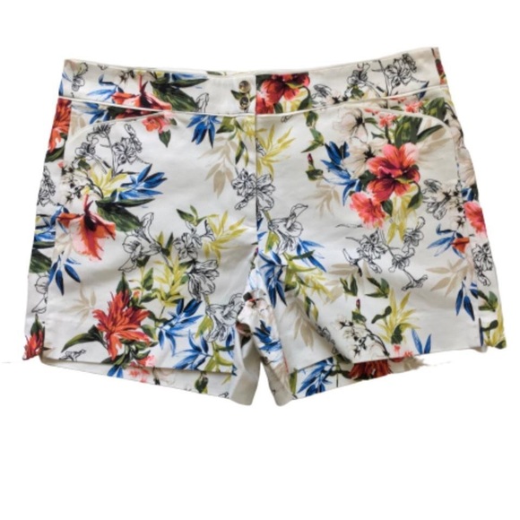 White House Black Market Pants - White House Black Market Tropical Print Short 5”